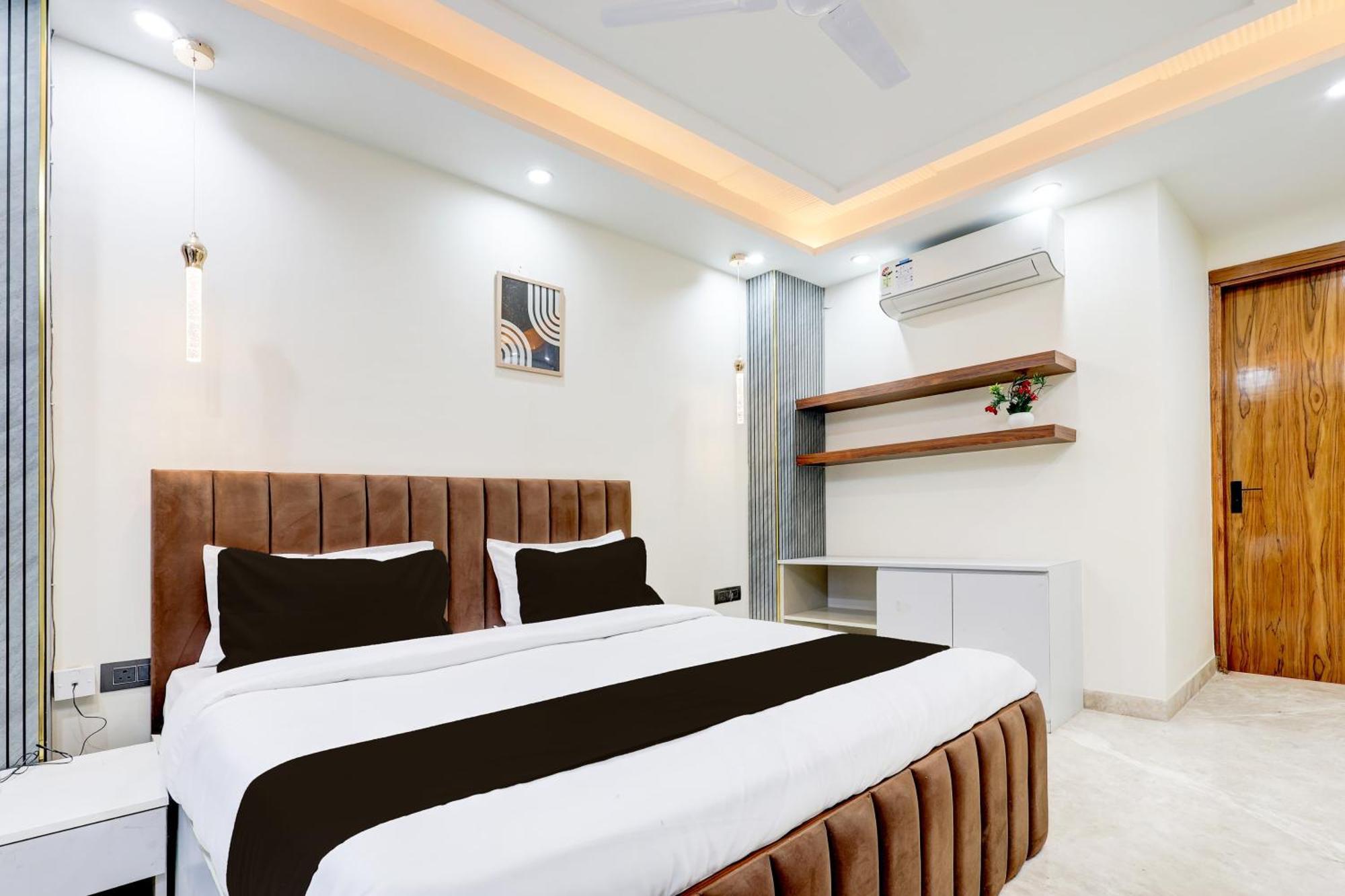 Super Hotel O Sector 43 Ґурґаон Екстер'єр фото