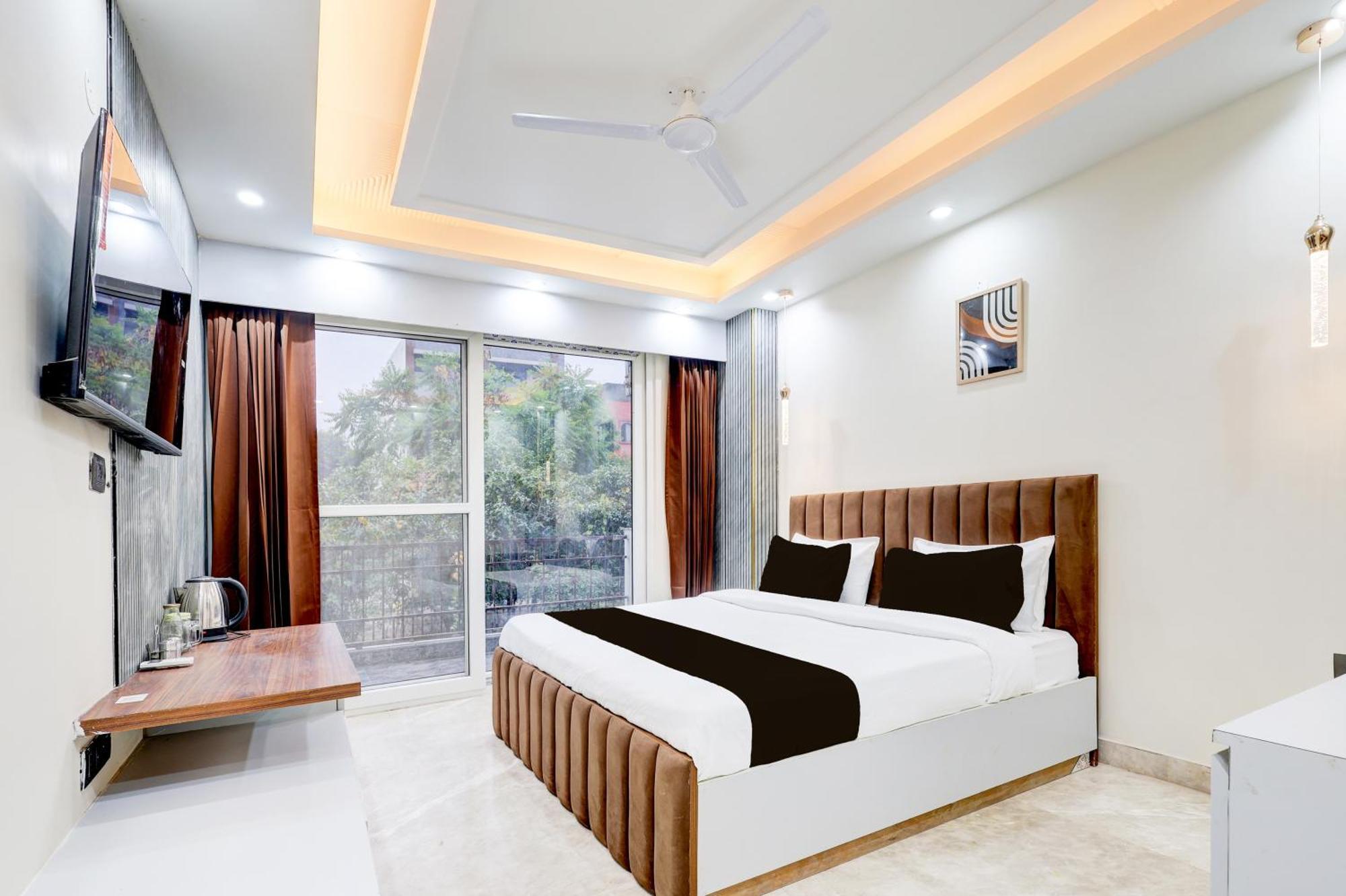 Super Hotel O Sector 43 Ґурґаон Екстер'єр фото