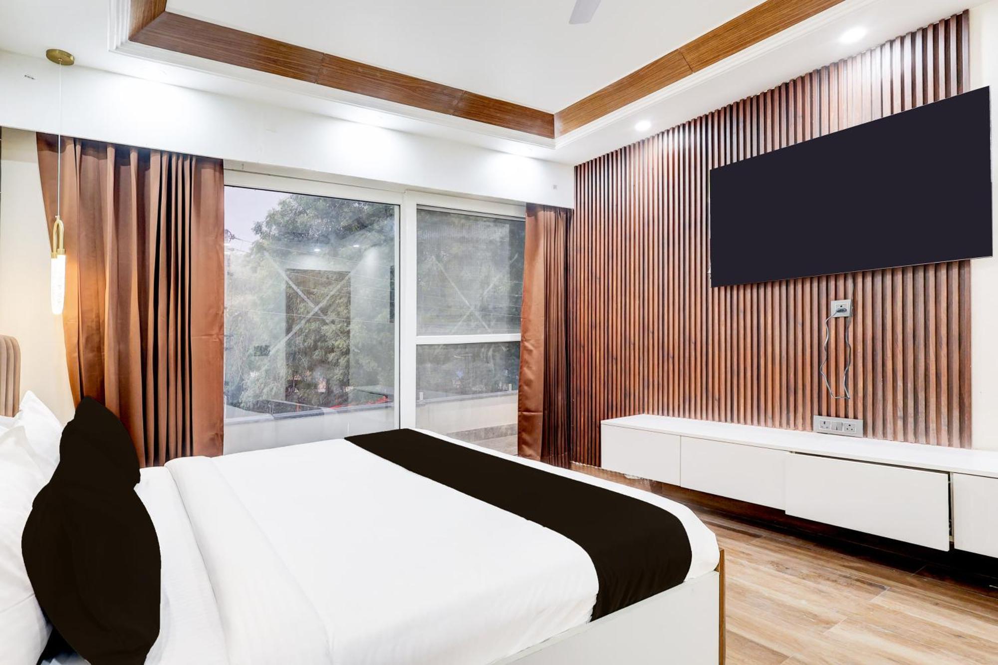 Super Hotel O Sector 43 Ґурґаон Екстер'єр фото